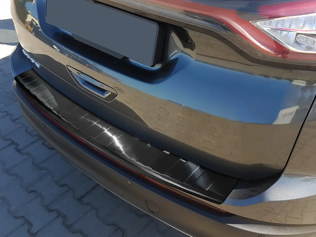 Bakfangerbeskytter Ford Edge II 2014-2018 (pre-facelift) passer til Eu-versjonen – bilde 2