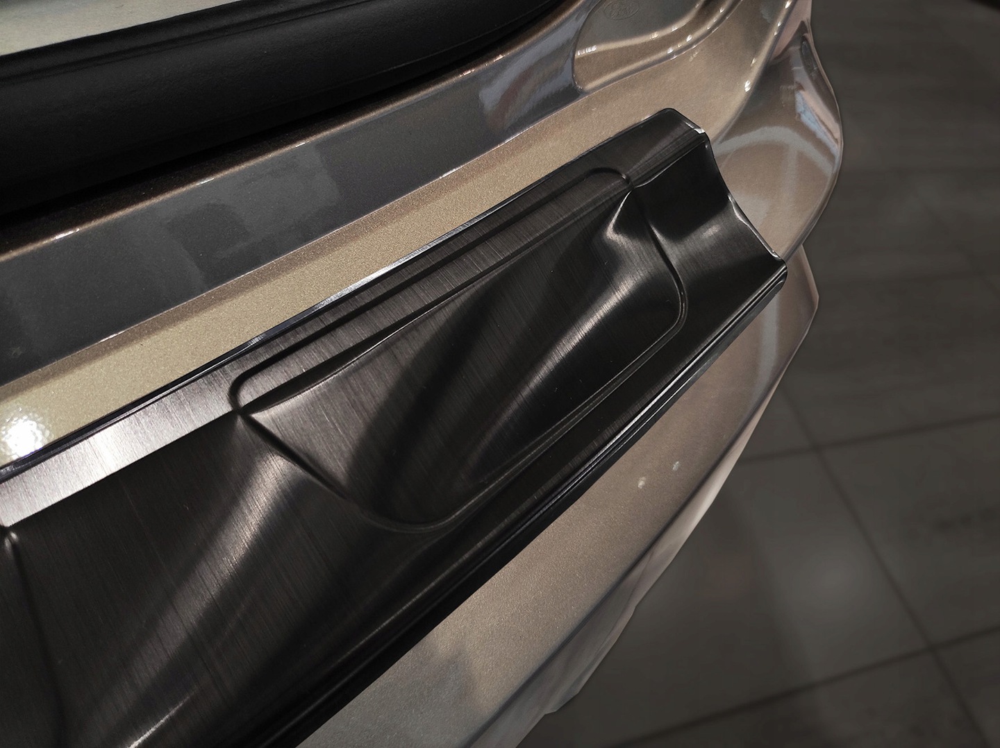 Bakfangerbeskytter Ford Edge II  2018-> passer til Eu-verjonen – bilde 4