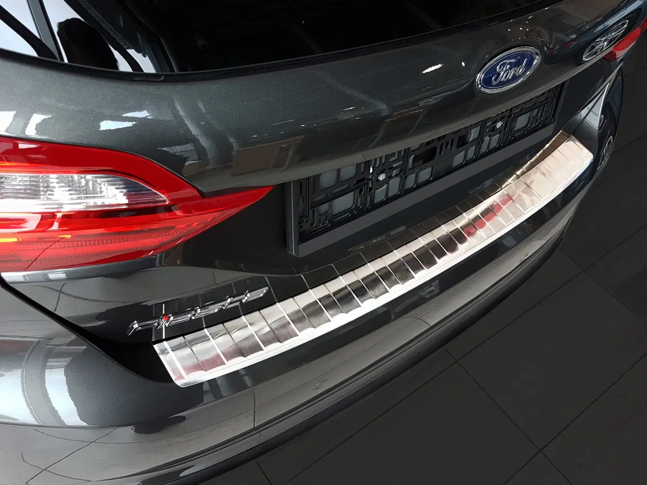 Bakfangerbeskytter Ford Fiesta Mk7 2016 - 2023 – bilde 2