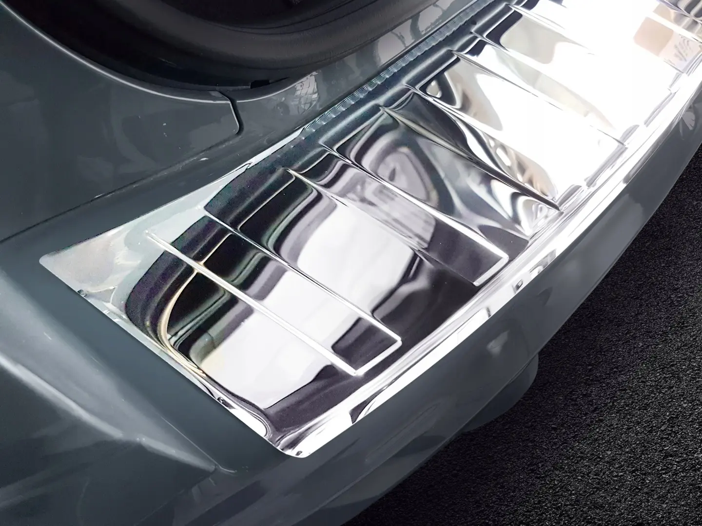 Bakfangerbeskytter Ford Kuga II / Kuga Vignale 2013-2019 – bilde 3