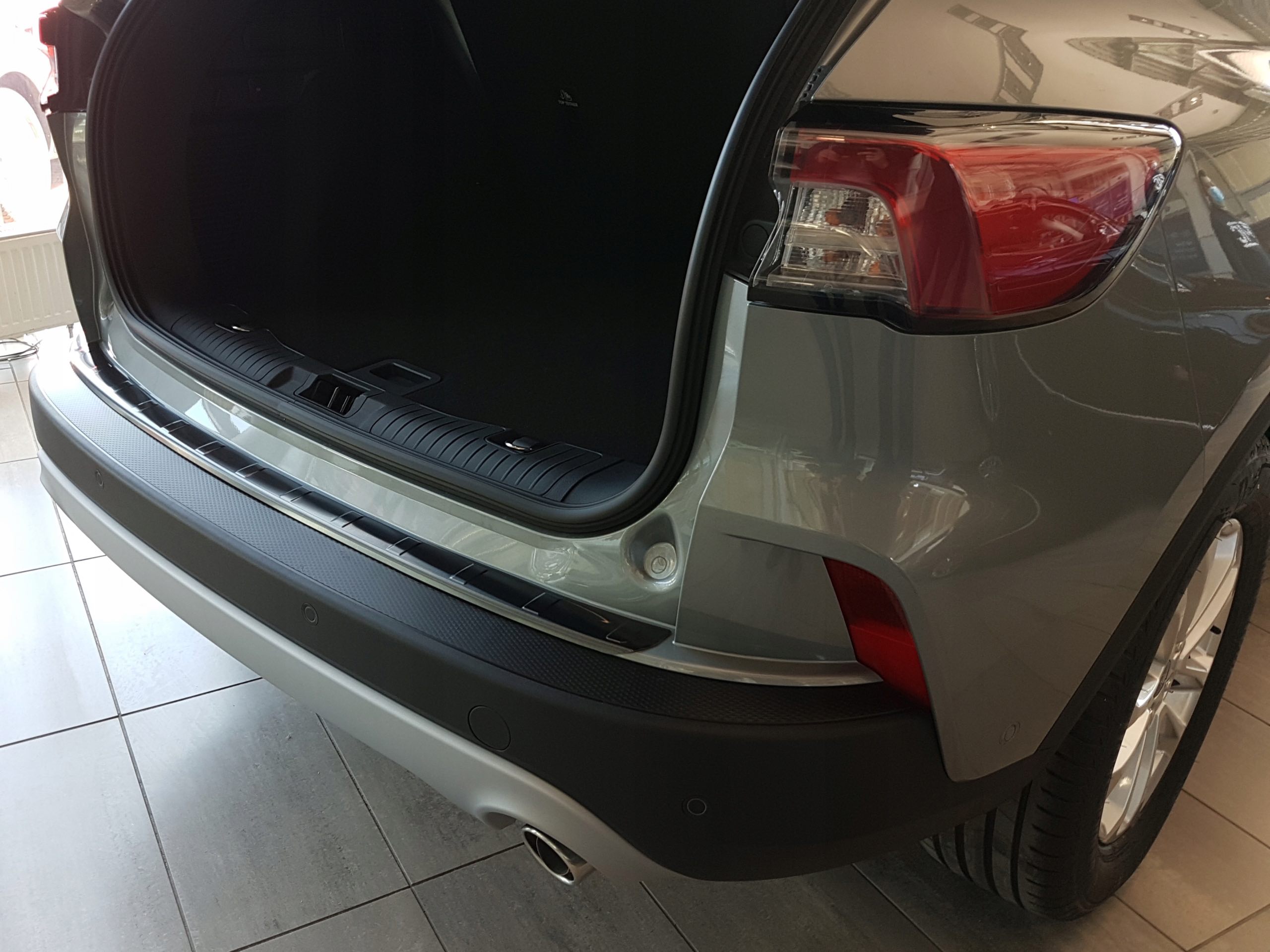 Bakfangerbeskytter Ford Kuga III 2019-> – bilde 2