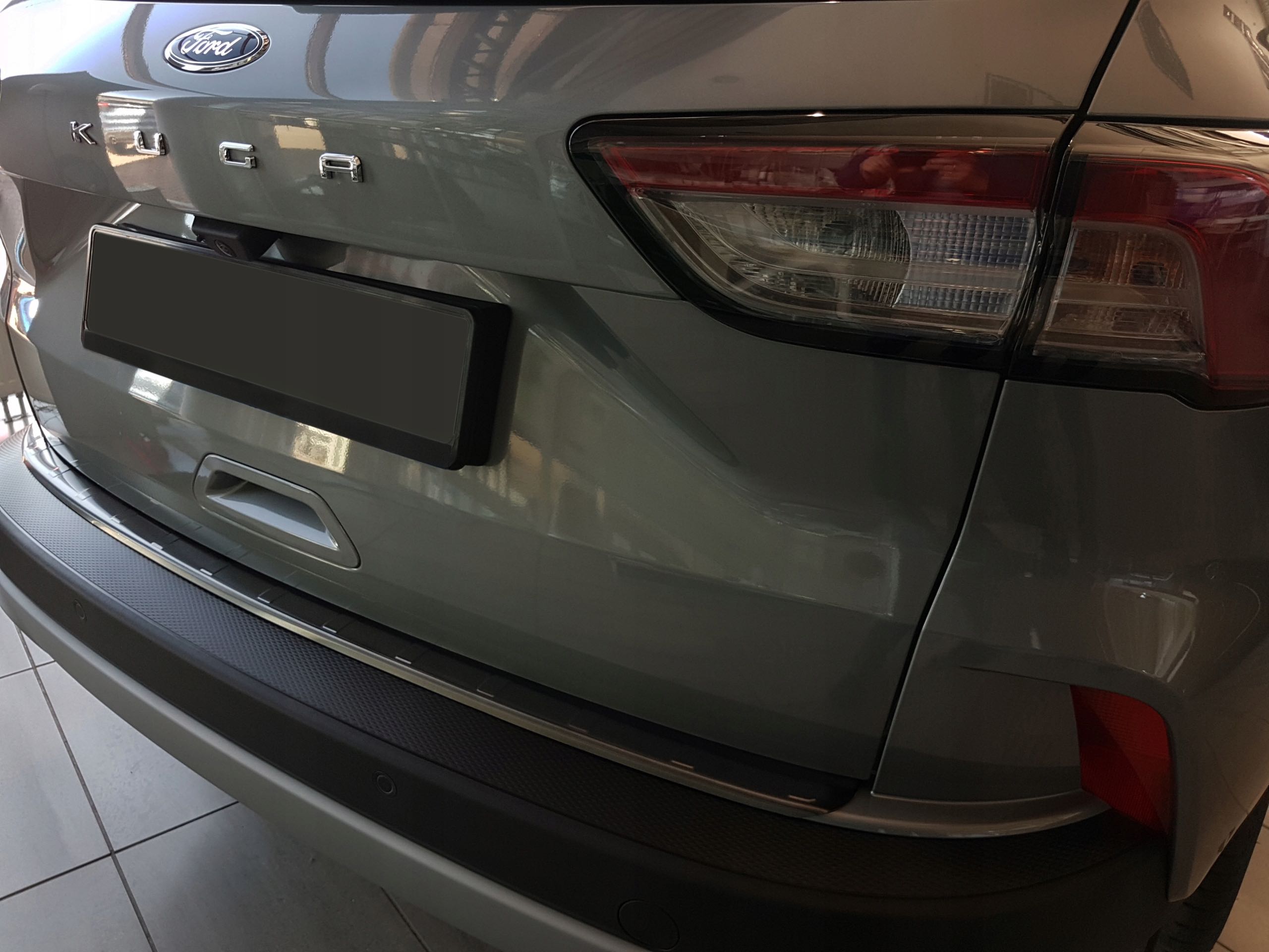 Bakfangerbeskytter Ford Kuga III 2019-> – bilde 3