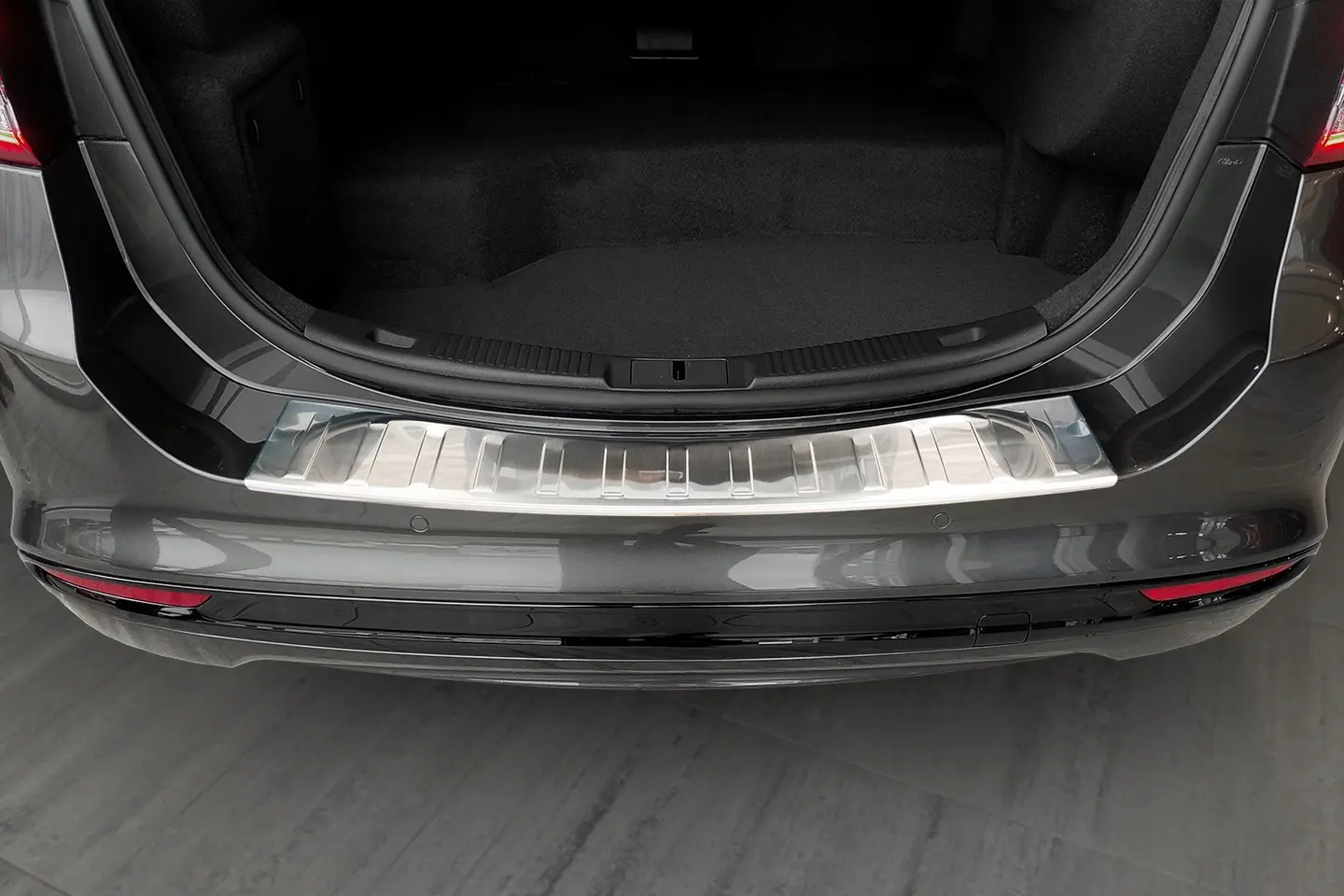 Bakfangerbeskytter Ford Mondeo V 2014 - 2022 – bilde 2