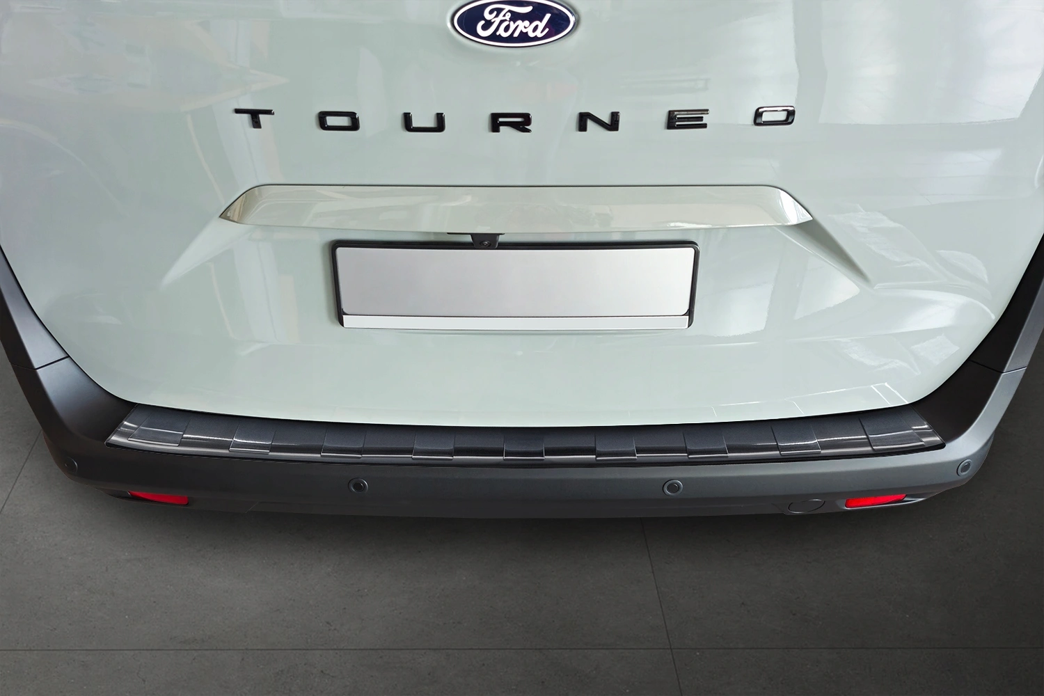Bakfangerbeskytter Ford Tourneo / e-Tourneo Courier II 2023 -> │ Black Edition