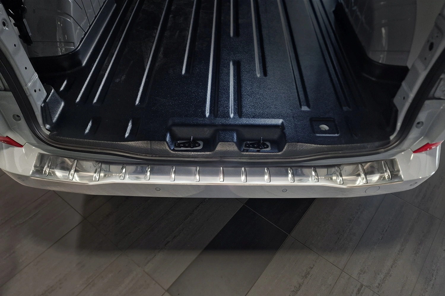 Bakfangerbeskytter Ford Transit Custom II / Tourneo Custom II 2023 -> / VW T7 Transporter 2024 -> │ Silver Edition
