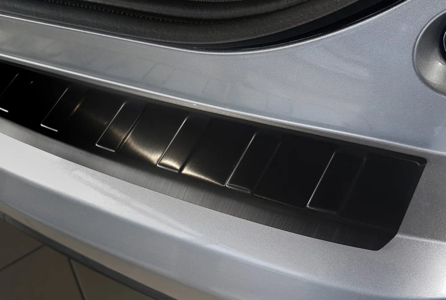 Bakfangerbeskytter Honda Civic IX hatchback  (facelift) 2015-2016 – bilde 3