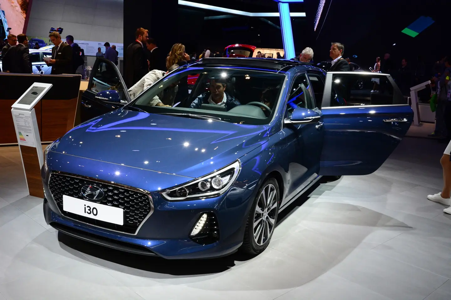 Bakfangerbeskytter Hyundai i30 III Hatchback 2017 -> – bilde 8