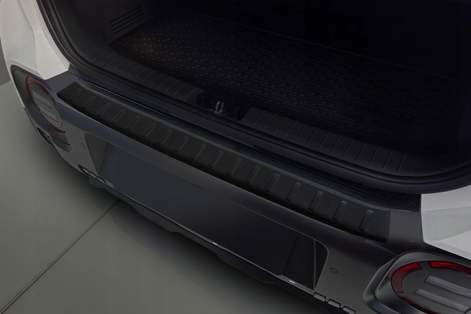 Bakfangerbeskytter Hyundai Inster 2025 -> │ Black Matt Edition