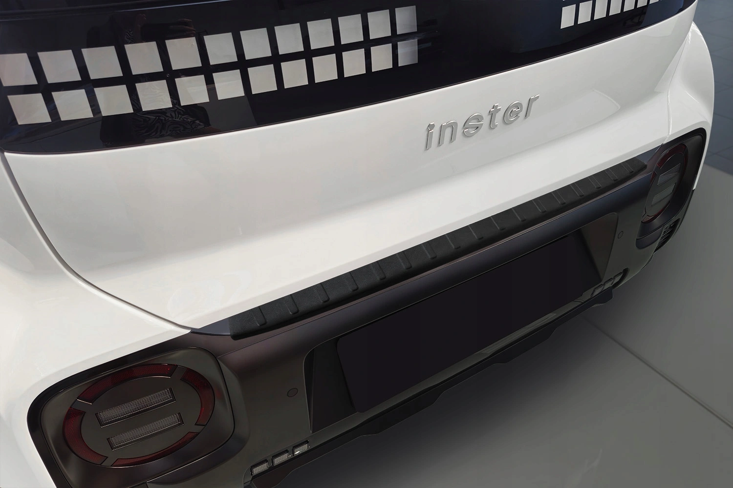 Bakfangerbeskytter Hyundai Inster 2025 -> │ Black Matt Edition – bilde 3