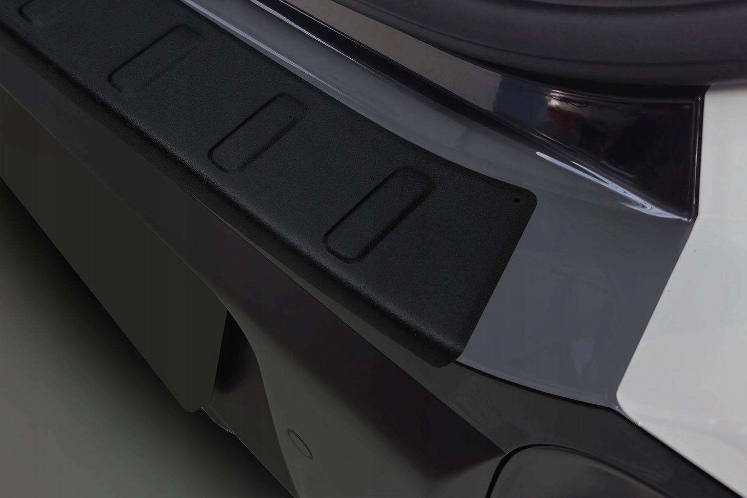 Bakfangerbeskytter Hyundai Inster 2025 -> │ Black Matt Edition – bilde 4