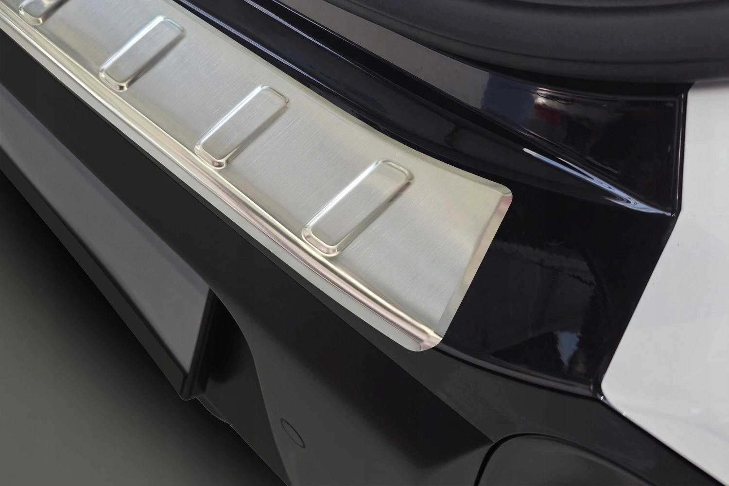 Bakfangerbeskytter Hyundai Inster 2025 -> │ Silver Blank Edition – bilde 4