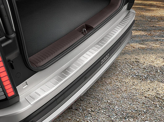 Bakfangerbeskytter Hyundai Ioniq 9 2025 -> │ Rear bumper trim line brushed