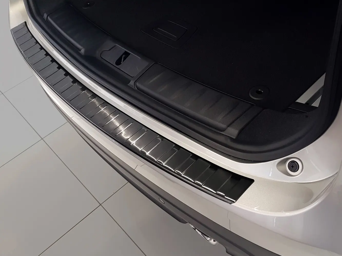 Bakfangerbeskytter Jaguar F-Pace 2016-> – bilde 4
