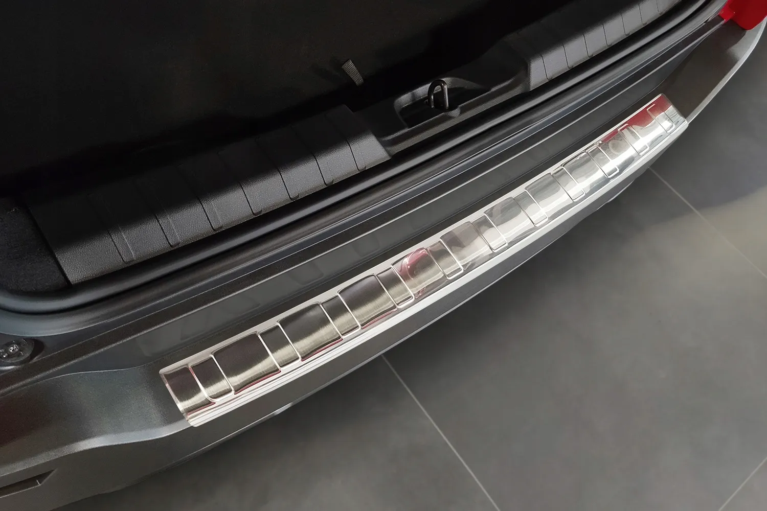 Bakfangerbeskytter Jeep Avenger 2023 -> │ Silver Edition