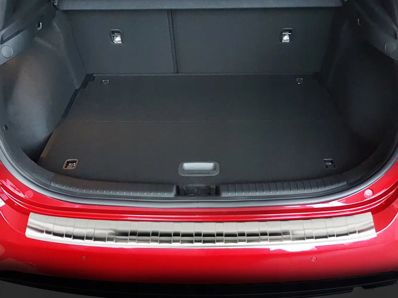 Bakfangerbeskytter Kia Ceed III 5D Hatchback 2018-> Silver Edition – bilde 2