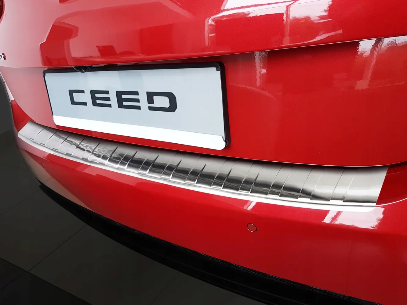 Bakfangerbeskytter Kia Ceed III 5D Hatchback 2018-> Silver Edition – bilde 7