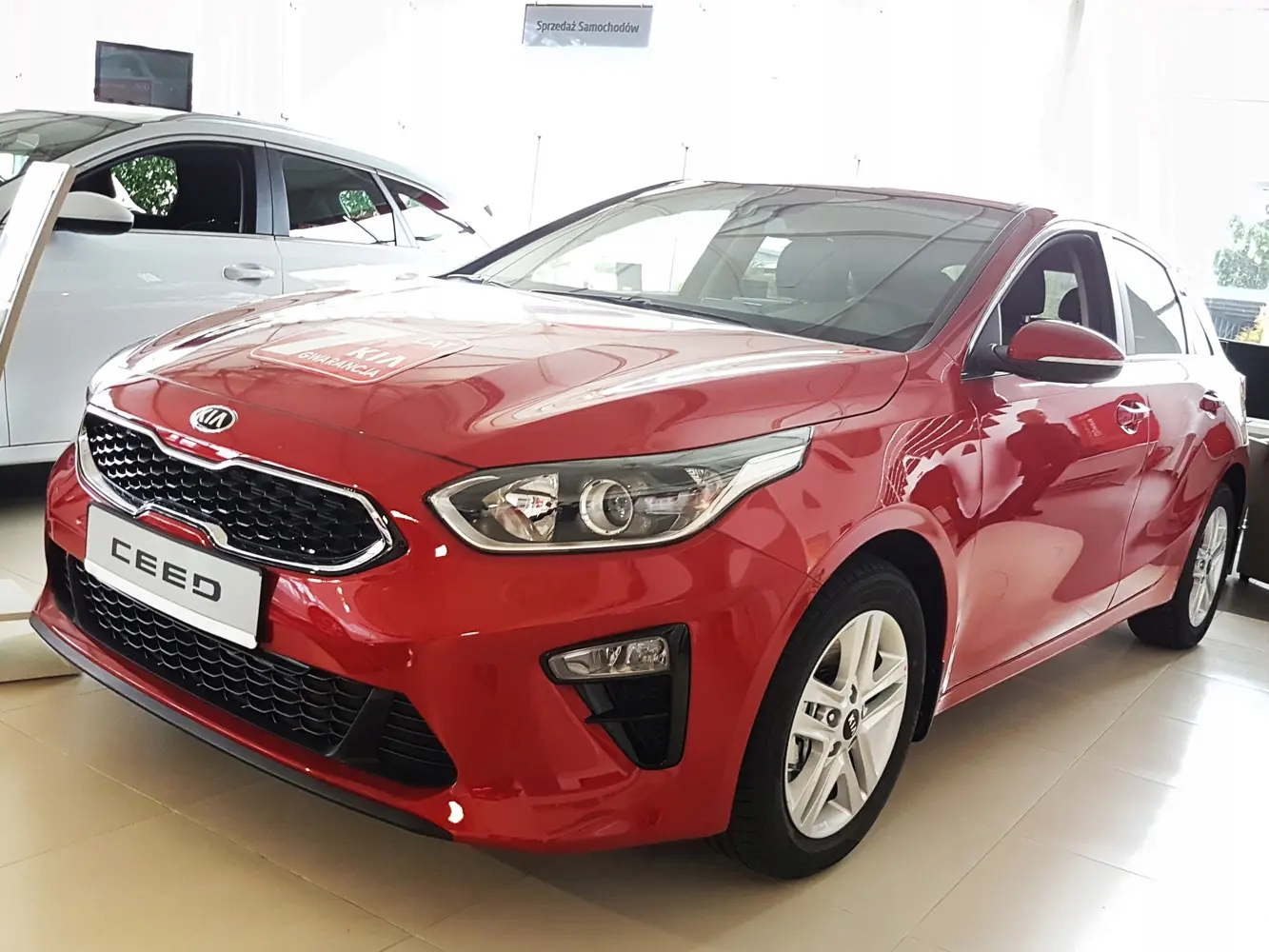 Bakfangerbeskytter Kia Ceed III 5D Hatchback 2018-> Silver Edition – bilde 8