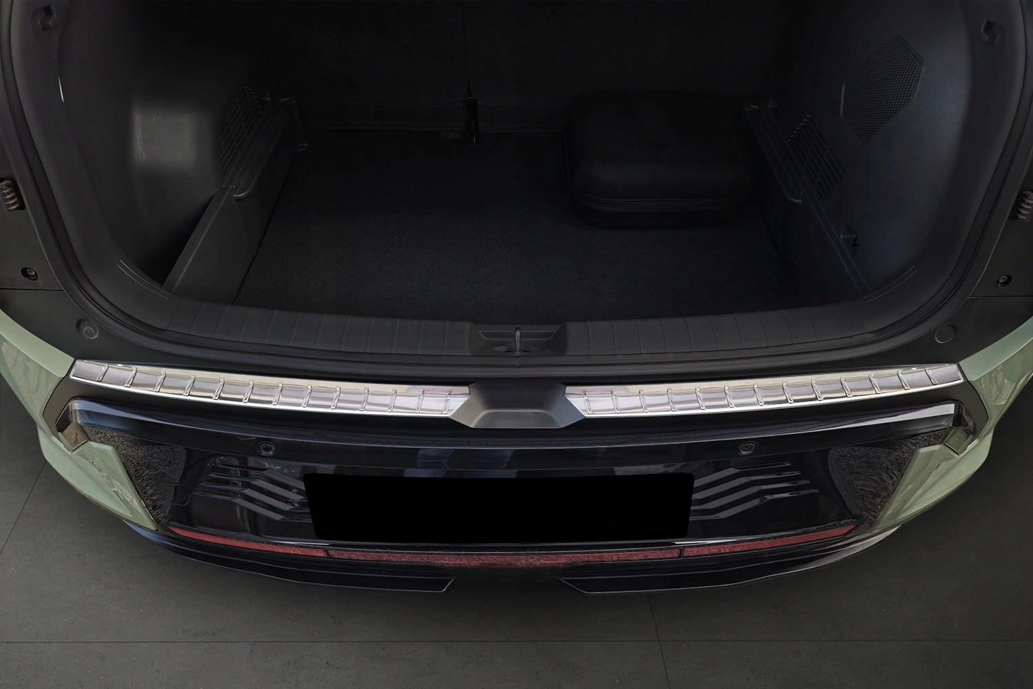 Bakfangerbeskytter Kia EV3 GT-Line 2024 -> │ Sølv Blank – bilde 2