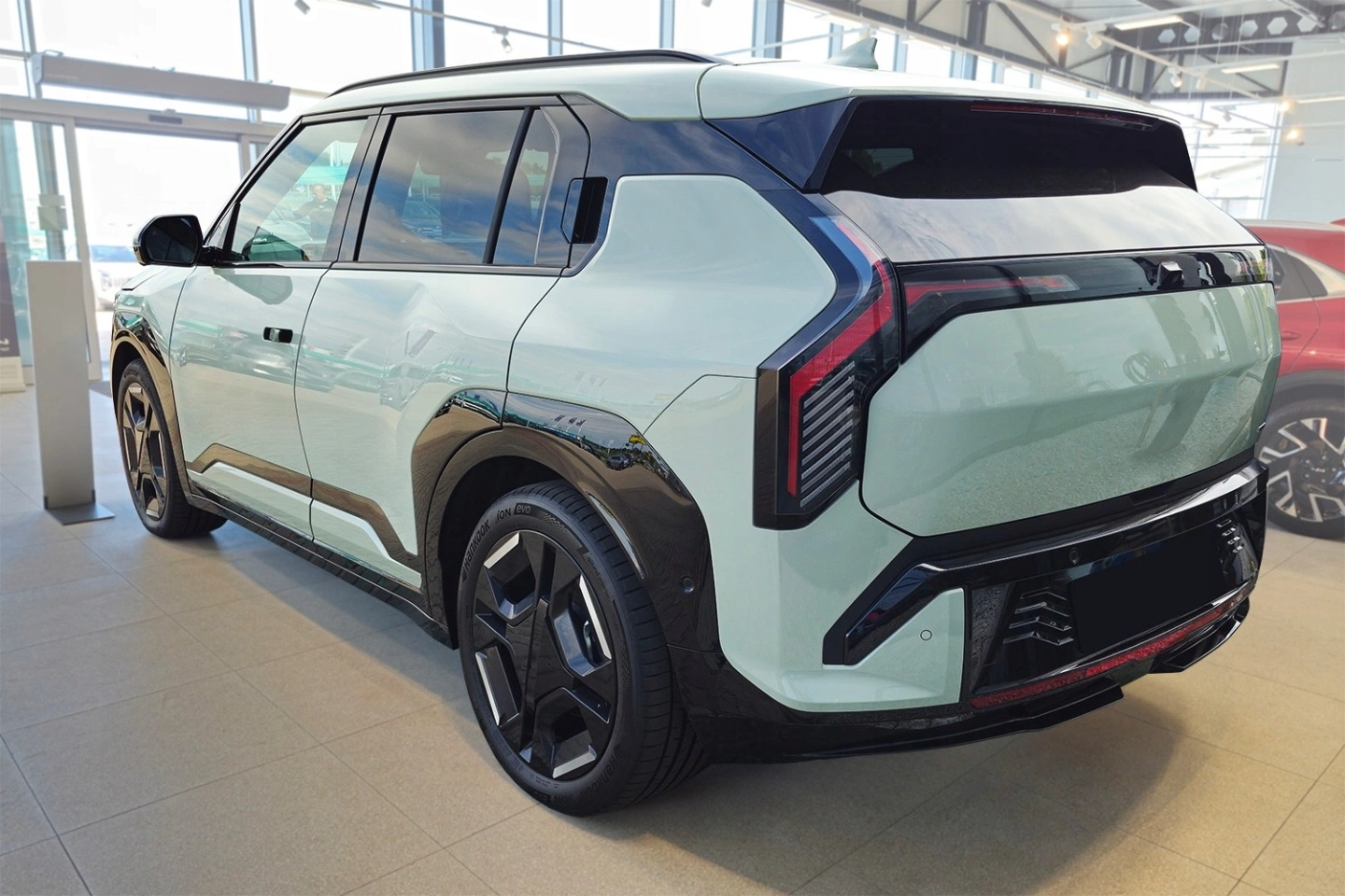 Bakfangerbeskytter Kia EV3 GT-Line 2024 -> │ Sølv Blank – bilde 5