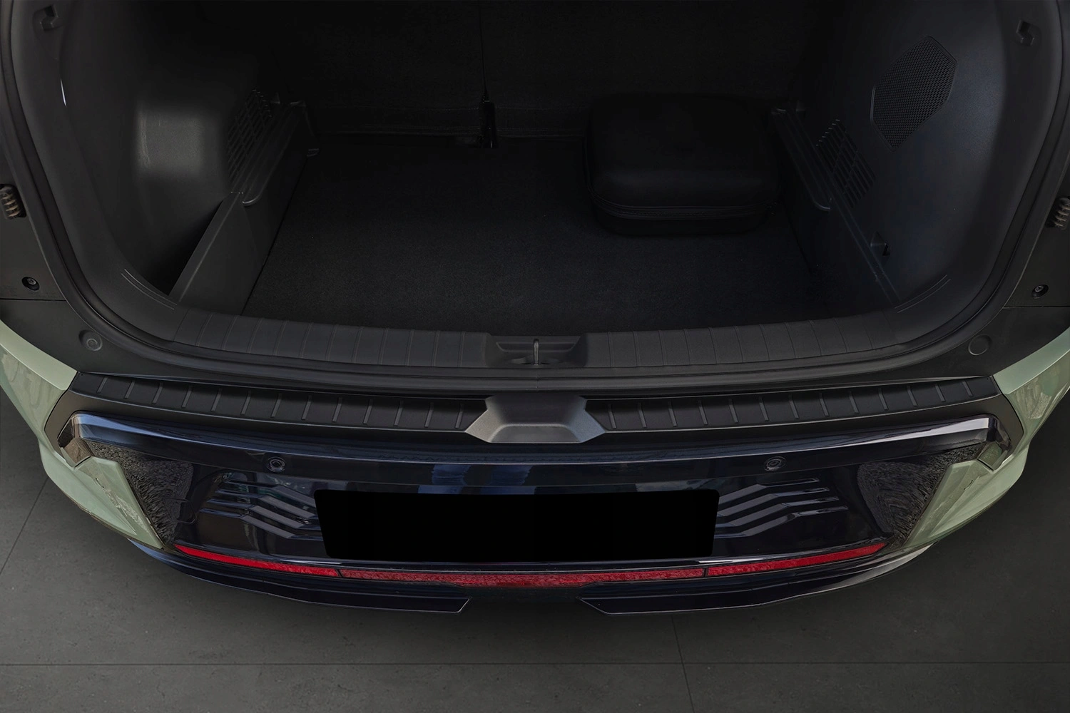 Bakfangerbeskytter Kia EV3 GT-Line 2024 -> │ Svart Matt – bilde 2