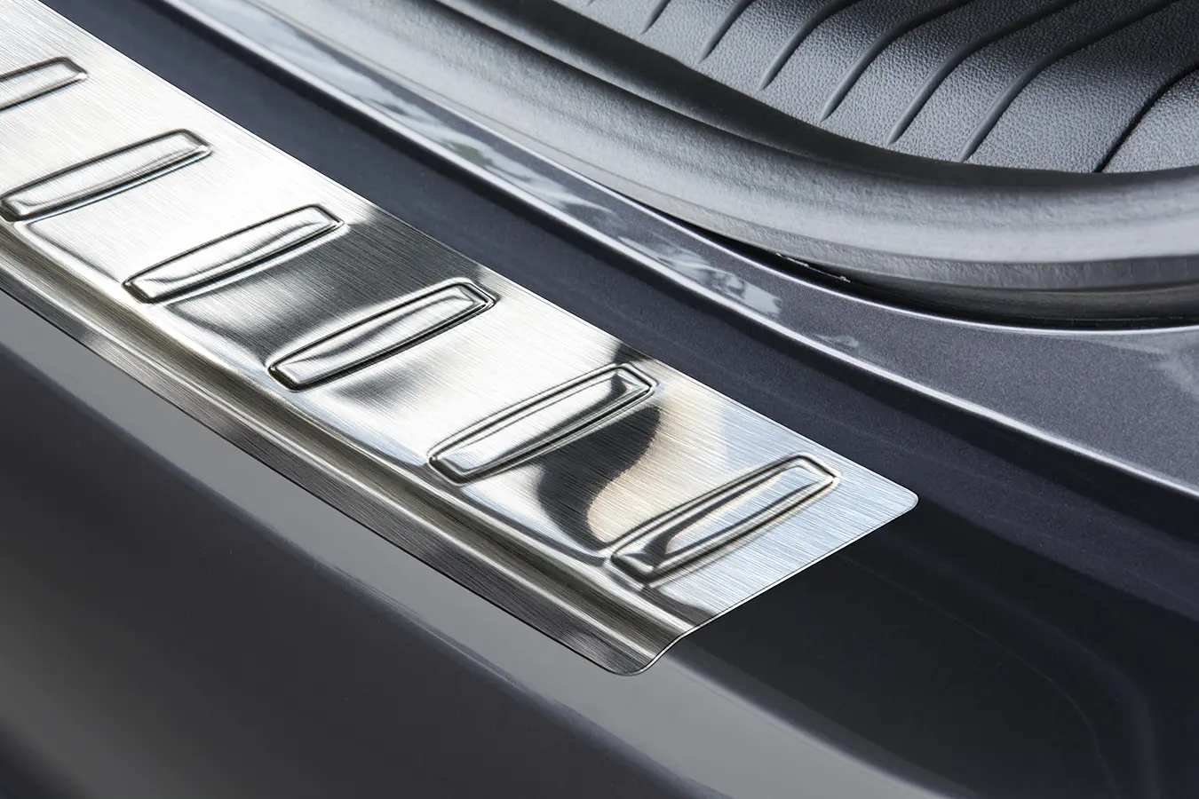 Bakfangerbeskytter Kia Venga hatchback 2014-> facelift Silver Edition – bilde 2