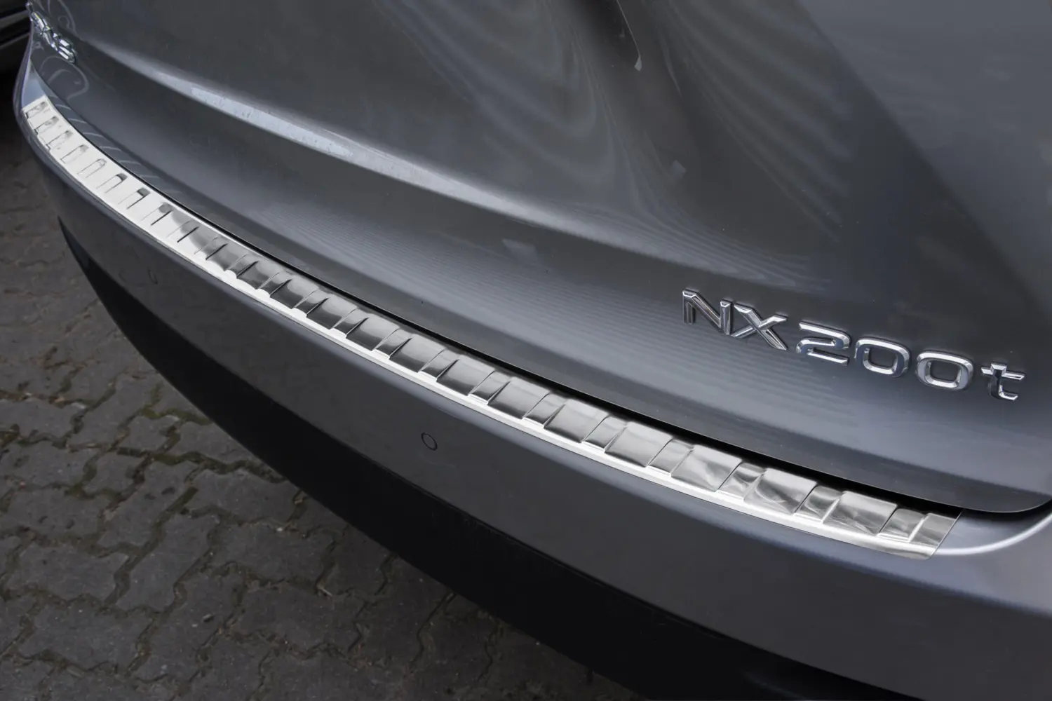 Bakfangerbeskytter Lexus NX I 2014 - 2021 │ Satin Edition – bilde 2