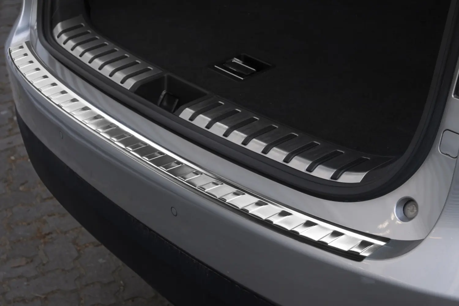 Bakfangerbeskytter Lexus NX I 2014 - 2021 │ Satin Edition – bilde 3