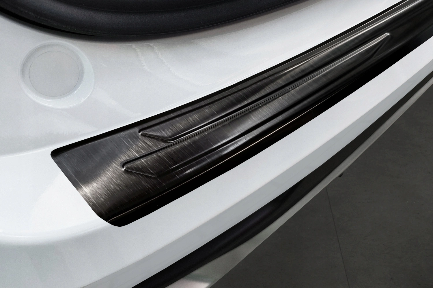Bakfangerbeskytter Lexus NX II 2021 -> │ Black Edition – bilde 2