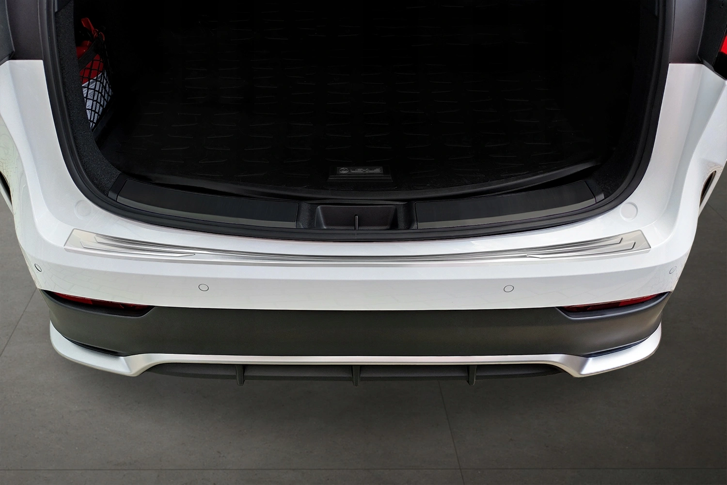 Bakfangerbeskytter Lexus NX II 2021 -> │ Silver Edition – bilde 3