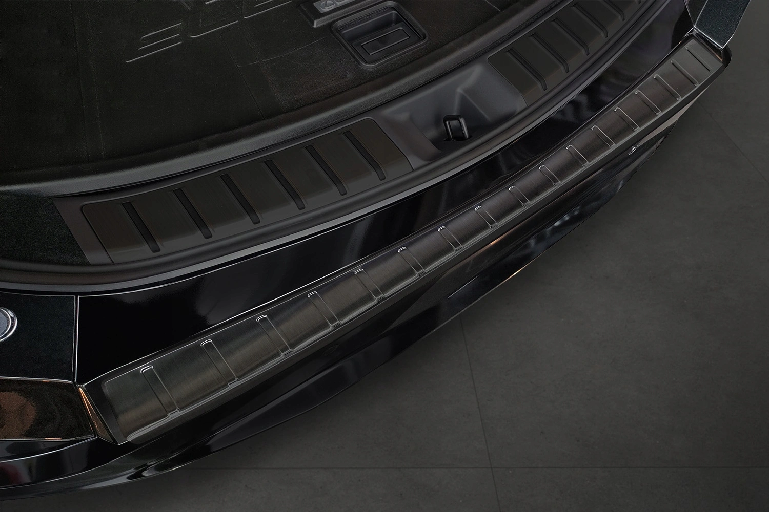 Bakfangerbeskytter Lexus RZ 2023 -> │ Black Edition