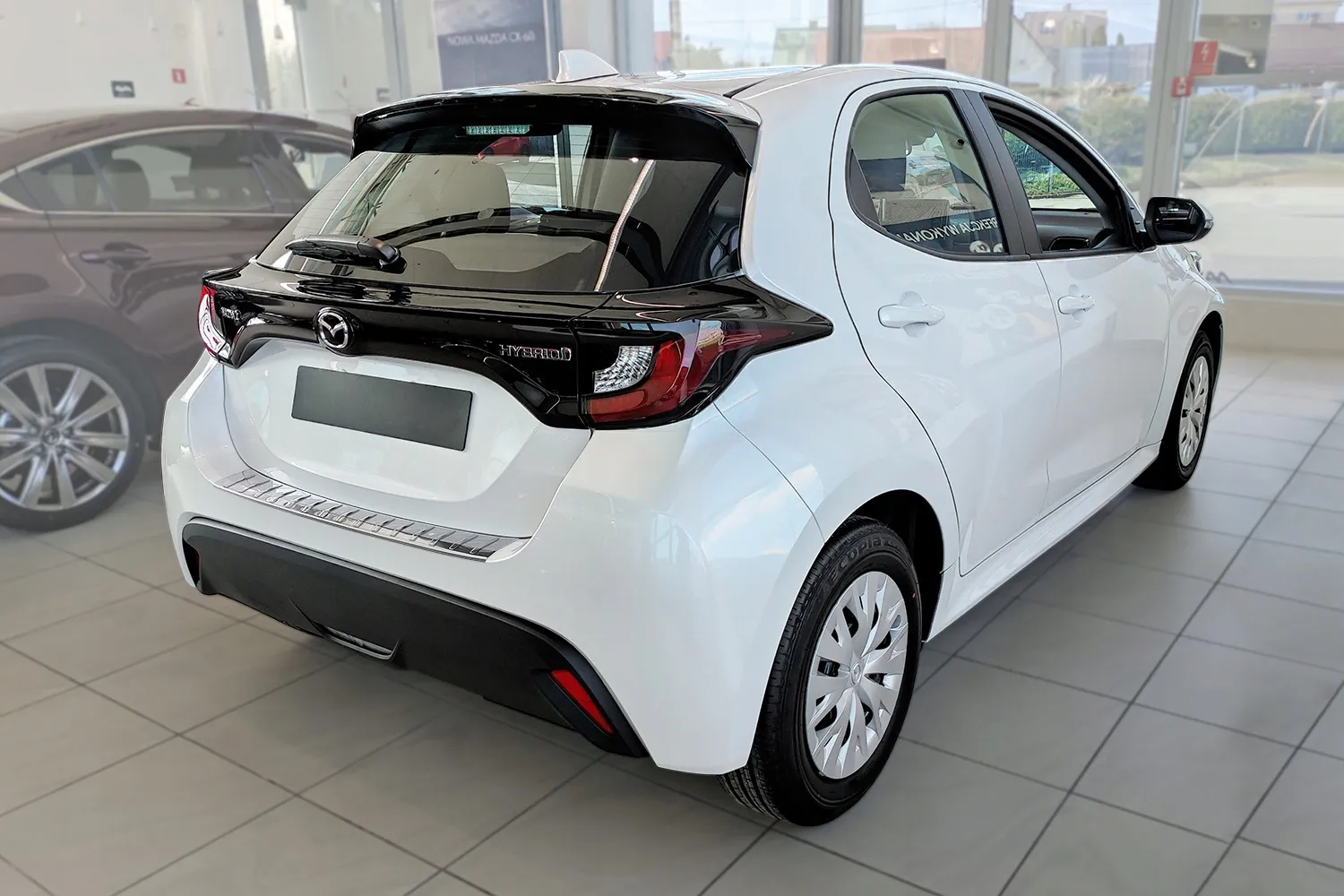Bakfangerbeskytter Mazda 2 Hybrid 2022 -> │ Chrome Edition – bilde 4