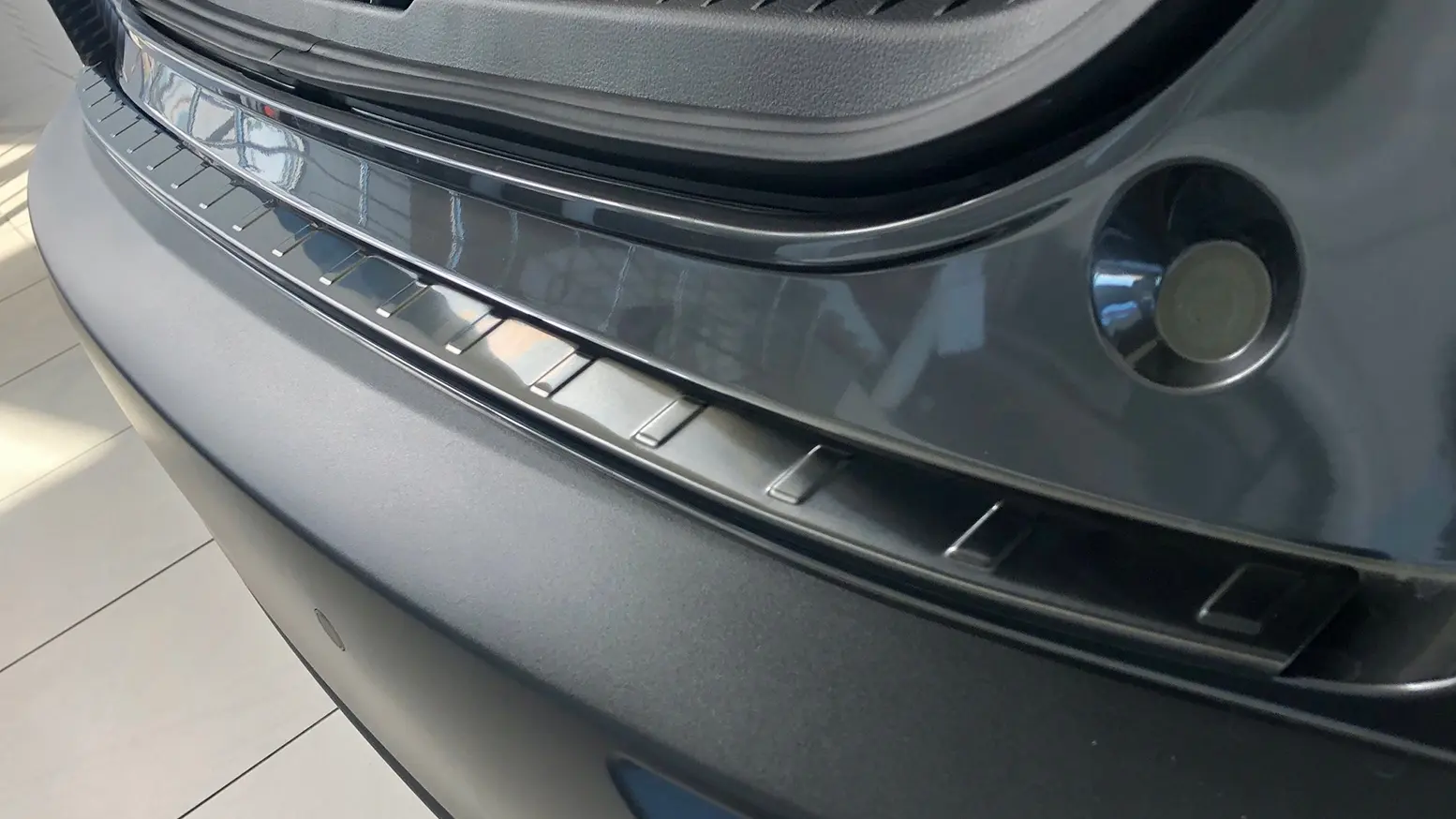 Bakfangerbeskytter Mazda CX-30 2019 - ... Black Edition