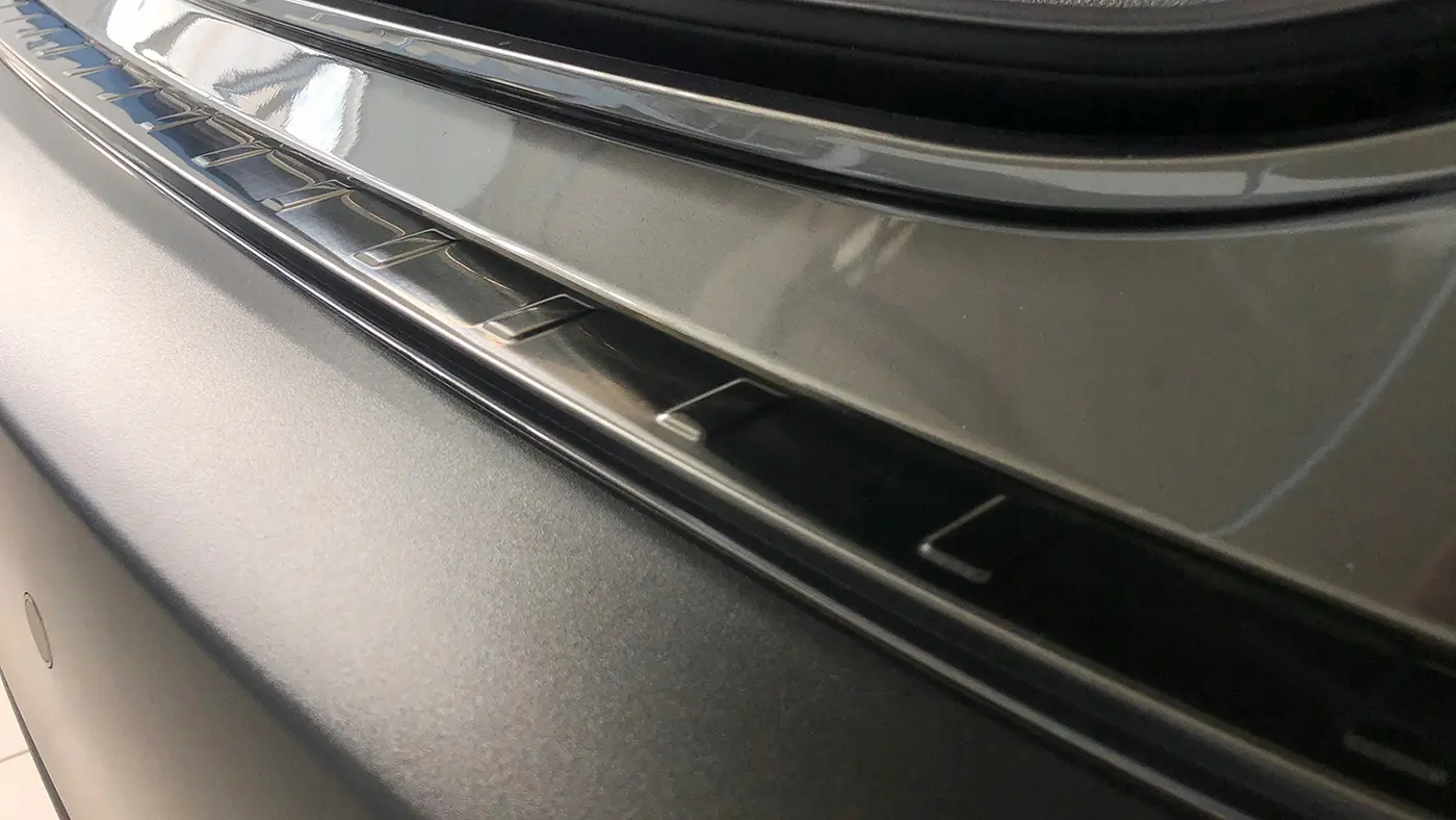 Bakfangerbeskytter Mazda CX-30 2019 - ... Black Edition – bilde 2