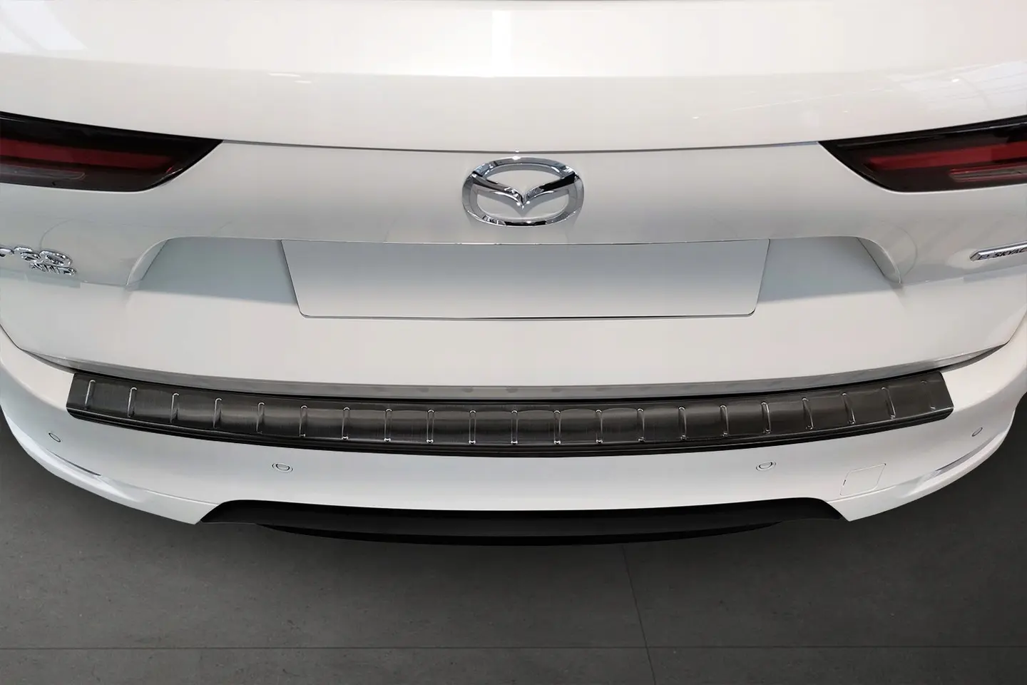 Bakfangerbeskytter Mazda CX-60 2022-> – bilde 2