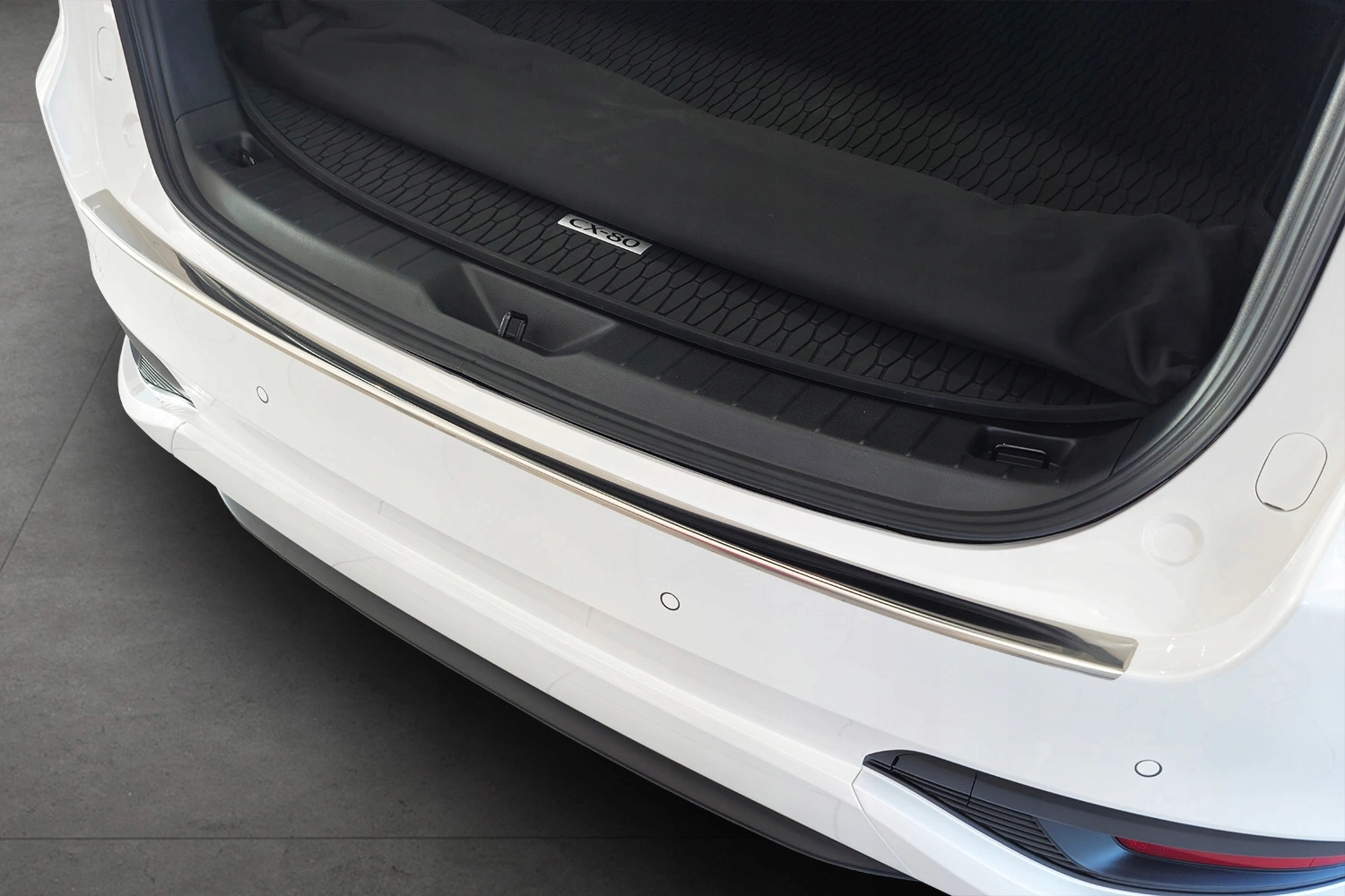 Bakfangerbeskytter Mazda CX-80 2024 -> │ Silver Edition