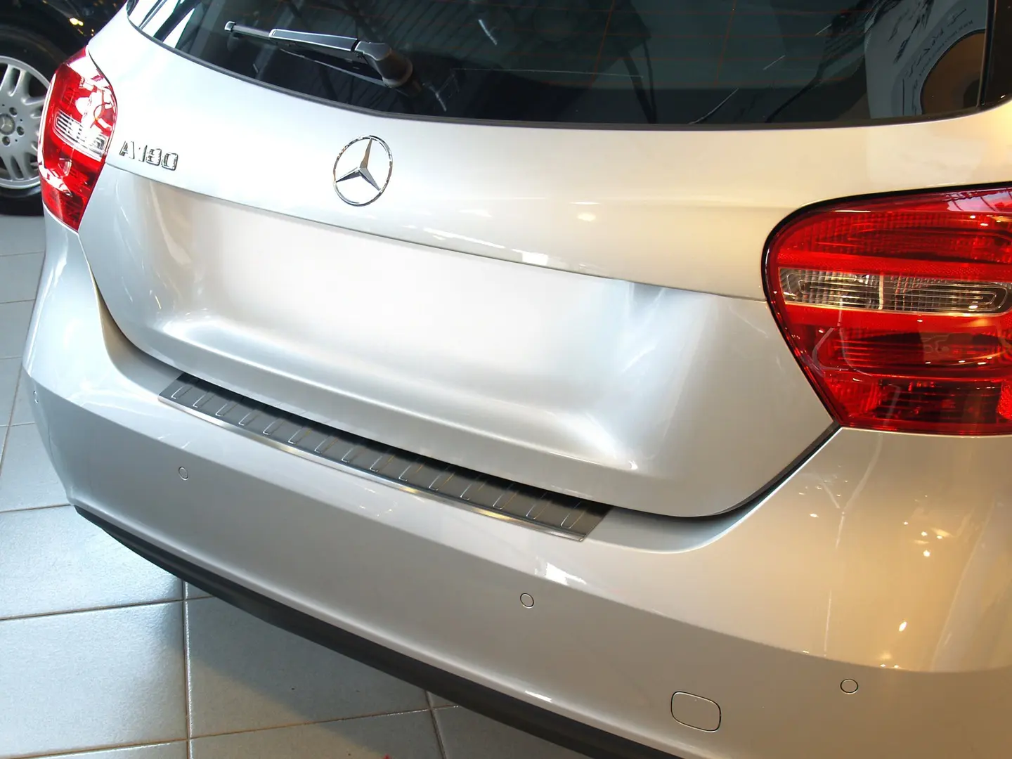 Bakfangerbeskytter Mercedes-Benz A III  W176 /W176 FL  hatchback 2012-> Silver Edition