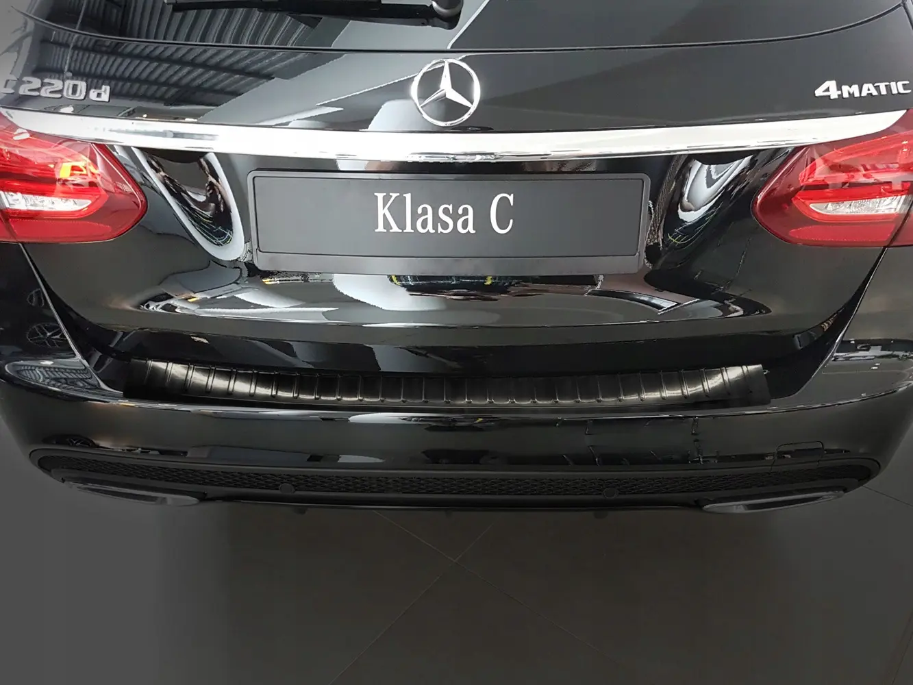Bakfangerbeskytter Mercedes-Benz C (S205) T-model 2014 - 2021 │ Black Edition – bilde 2