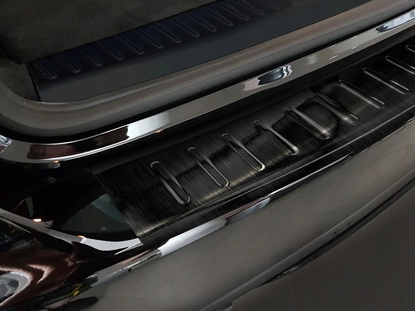 Bakfangerbeskytter Mercedes-Benz C (S205) T-model 2014 - 2021 │ Black Edition – bilde 3