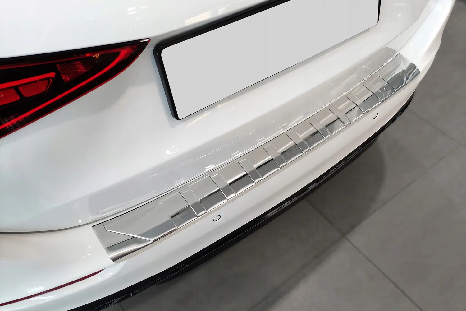 Bakfangerbeskytter Mercedes-Benz C (S206) T Model 2021-> – bilde 2