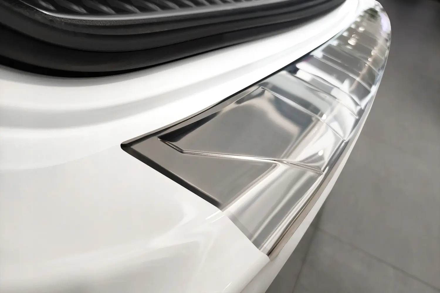 Bakfangerbeskytter Mercedes-Benz C (S206) T Model 2021-> – bilde 3