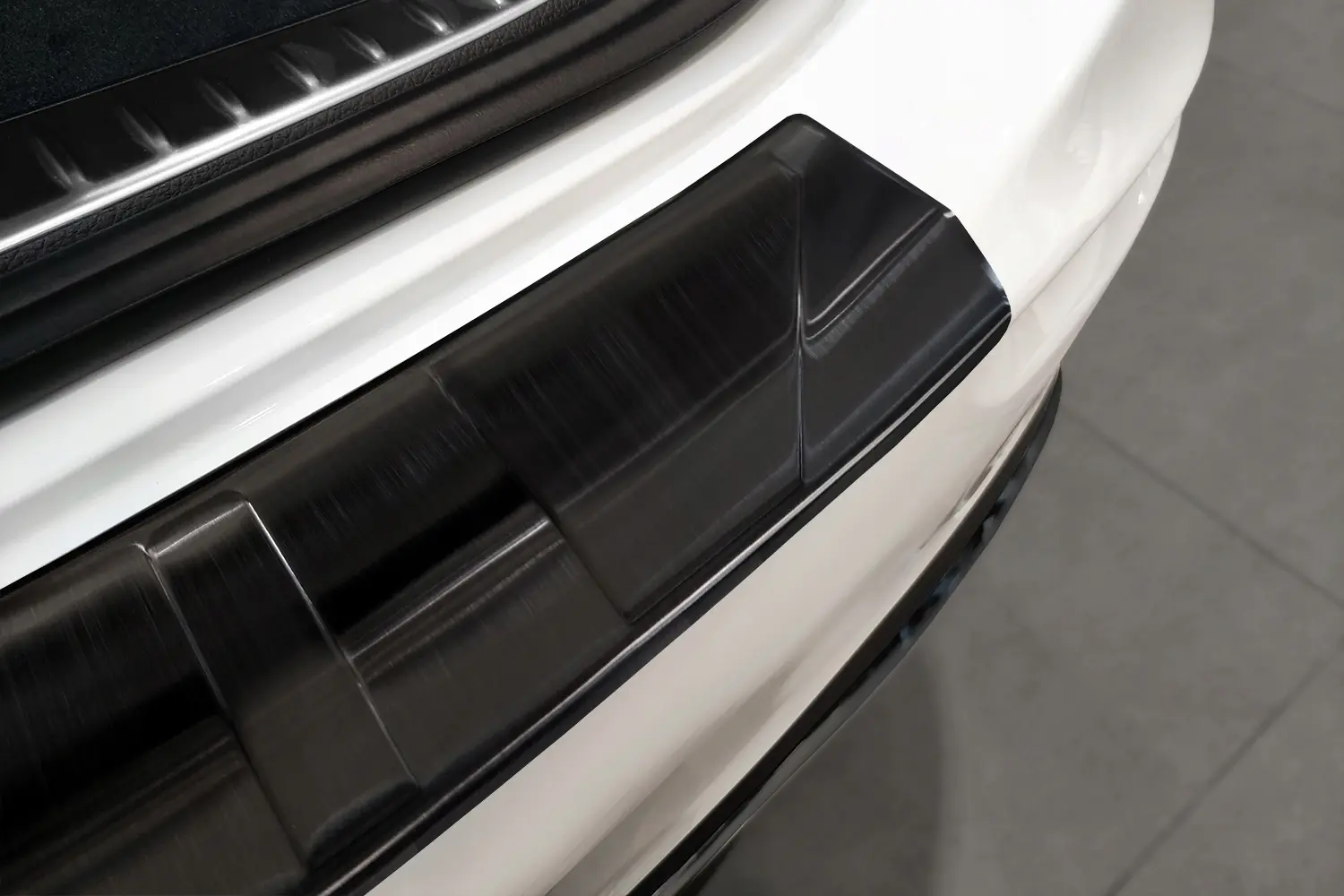 Bakfangerbeskytter Mercedes-Benz C (S206) T Model 2021-> – bilde 3