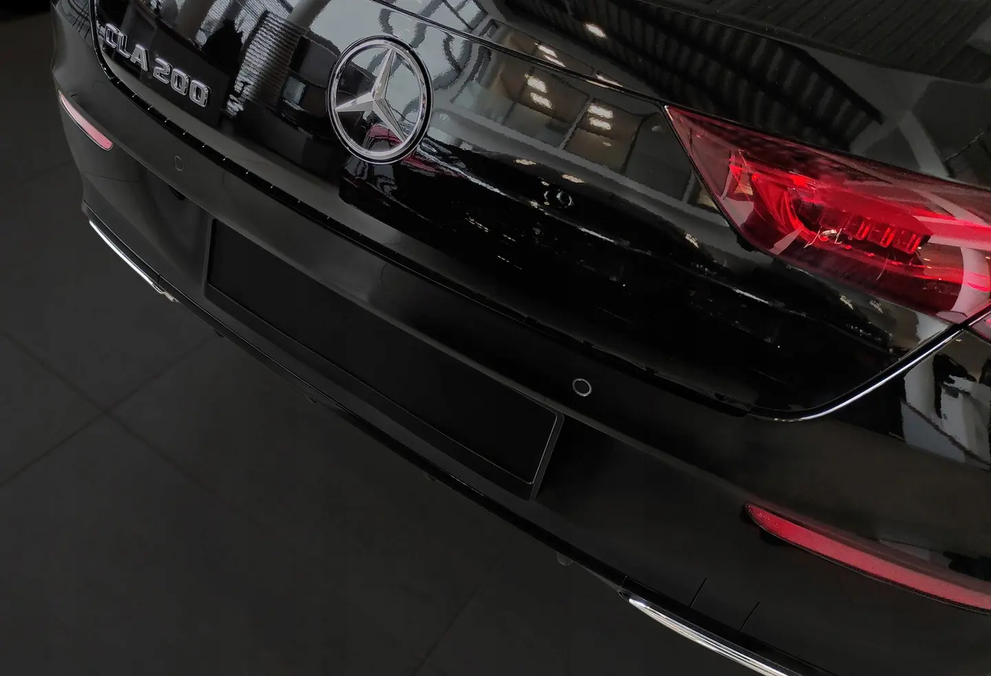 Bakfangerbeskytter Mercedes-Benz CLA-Class II Shooting Brake X118 2019-> Black Edition – bilde 2