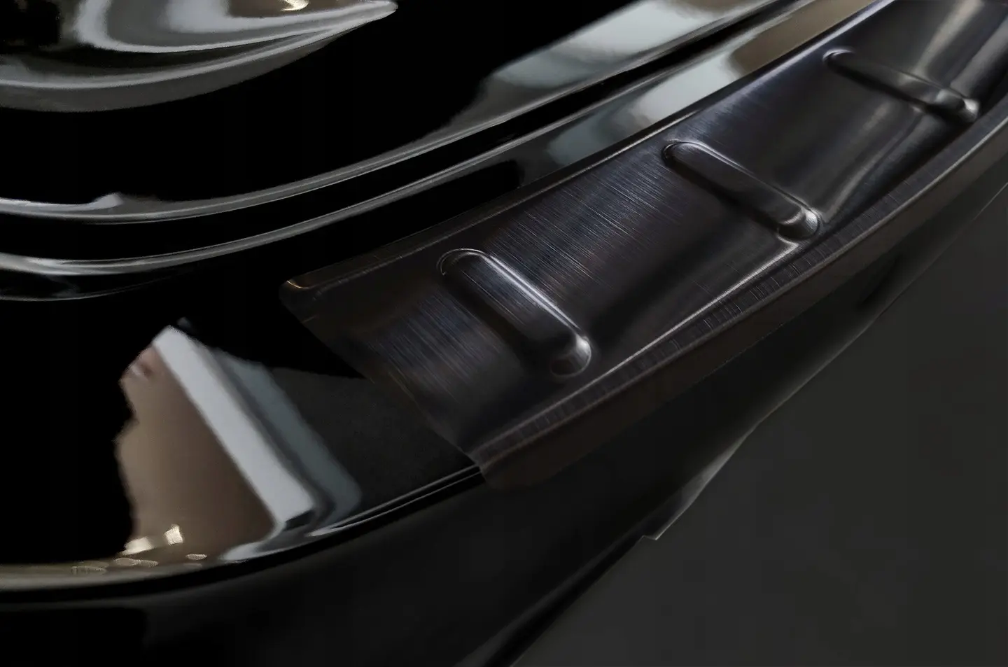 Bakfangerbeskytter Mercedes-Benz CLA-Class II Shooting Brake X118 2019-> Black Edition – bilde 3
