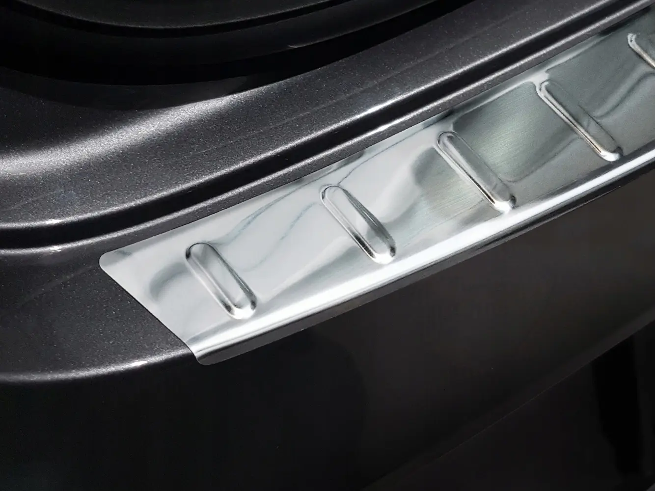 Bakfangerbeskytter Mercedes-Benz CLA II Shooting Brake X118 2019-> Silver Edition – bilde 3