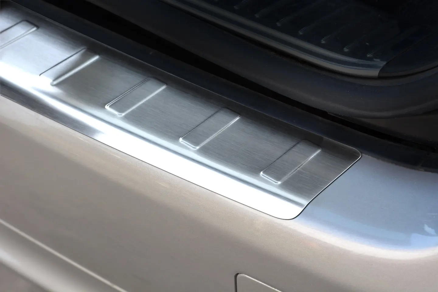Bakfangerbeskytter Mercedes-Benz E-Class W 211 T-model 2002-2009 Silver Edition – bilde 3