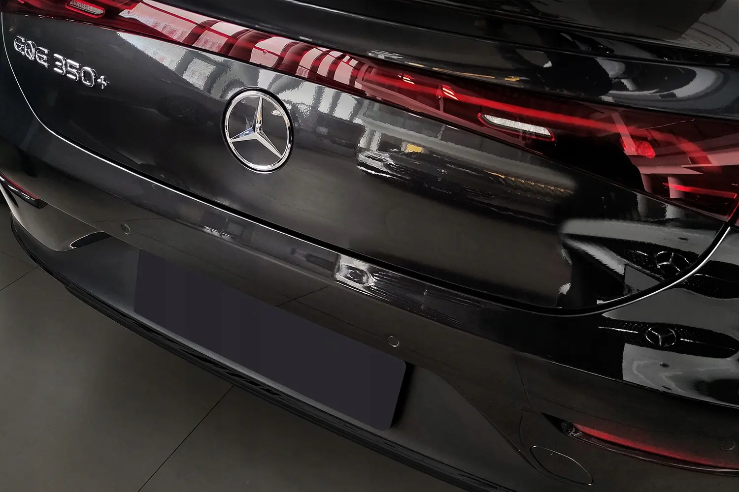Bakfangerbeskytter Mercedes-Benz EQE (V295) 2022 -> | Black Edition – bilde 3