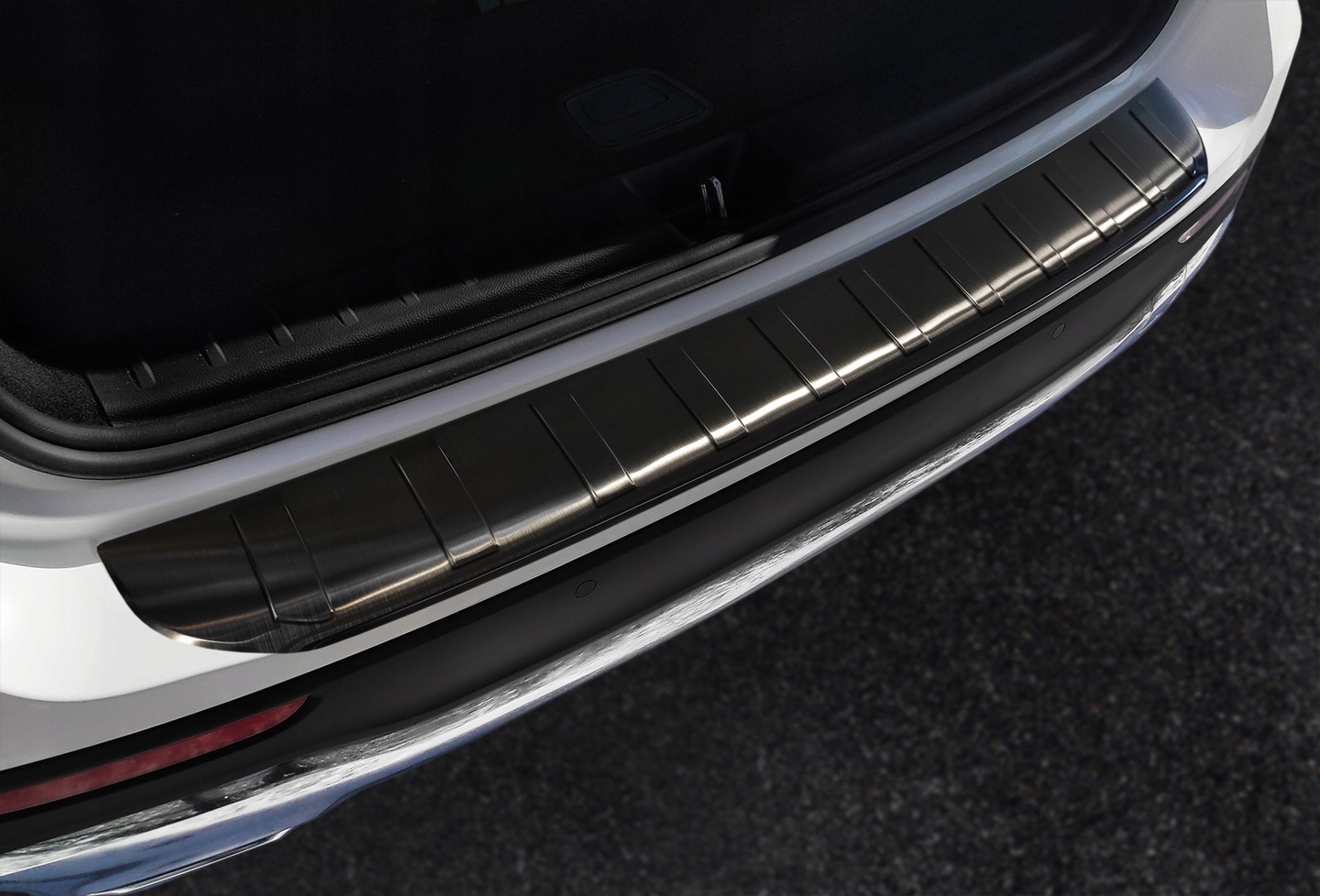 Bakfangerbeskytter Mercedes-Benz GLB-Class X247 2019 - 2026 Black Editon – bilde 2