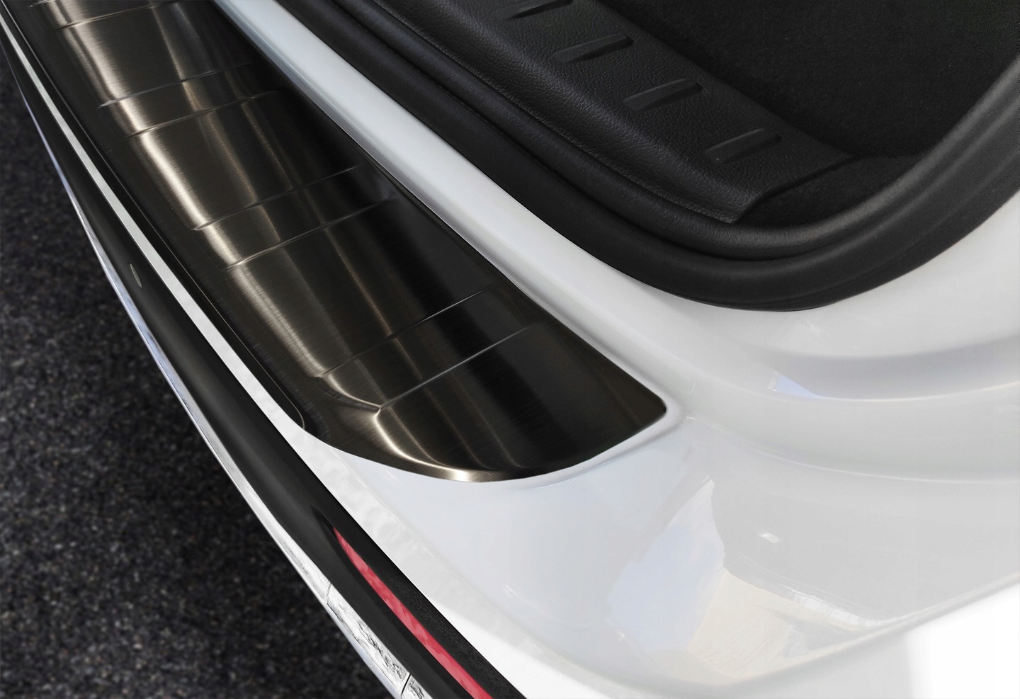 Bakfangerbeskytter Mercedes-Benz GLB-Class X247 2019 - 2026 Black Editon – bilde 5