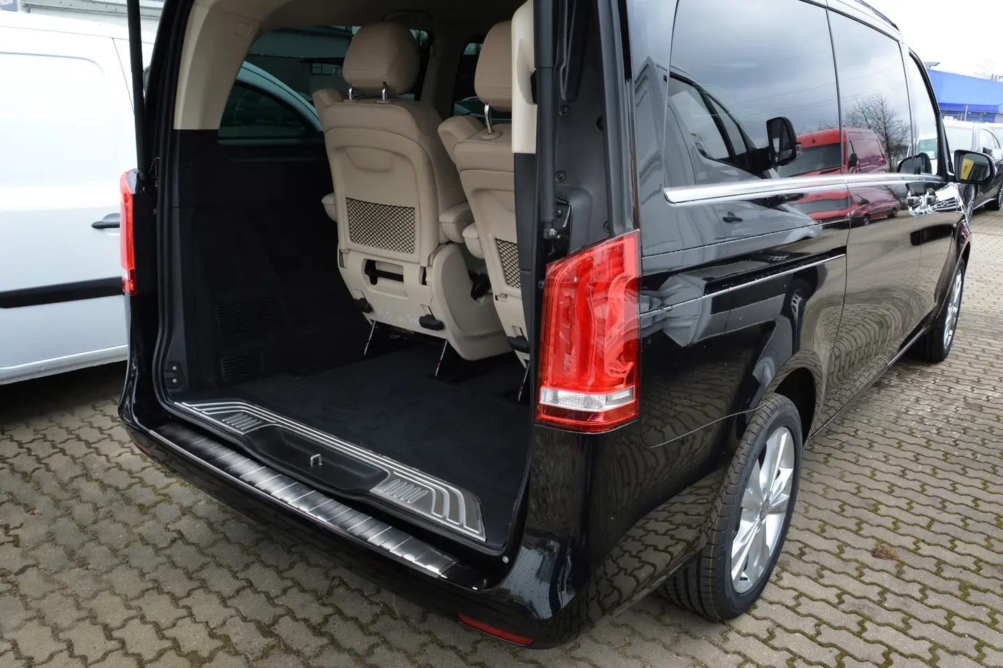 Bakfangerbeskytter Mercedes-Benz Vito / V-Class (W447) 2014 -> / Mercedes-Benz EQV 2020 -> │ Black Edition
