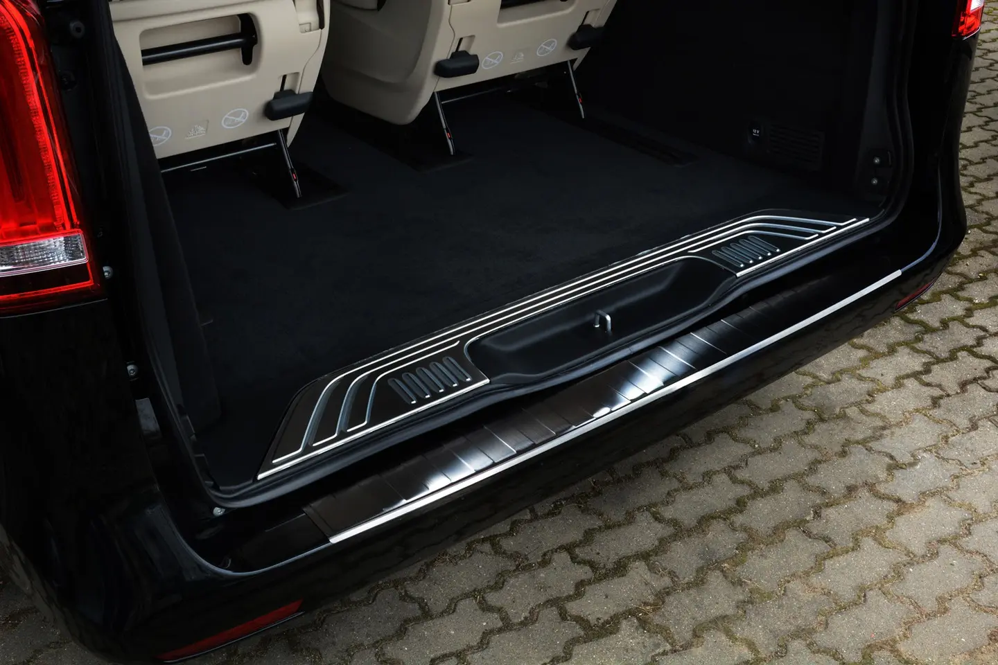 Bakfangerbeskytter Mercedes-Benz Vito / V-Class (W447) 2014 -> / Mercedes-Benz EQV 2020 -> │ Black Edition – bilde 2